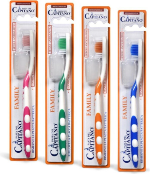 Spazzolini da Denti Medium Capitano Family con Coprisetola